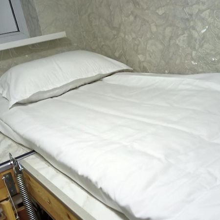 Двухуровневый Практичный Лофт Apartment Almaty Bagian luar foto